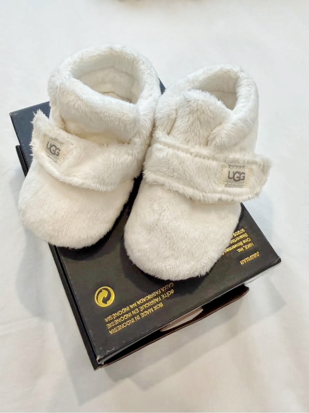 UGG Unisex Bixbee Booties - Baby size US4/5
